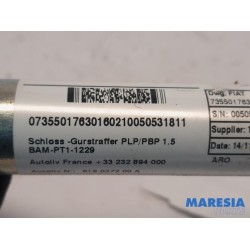 Fiat - Punto - Gordelspanner links