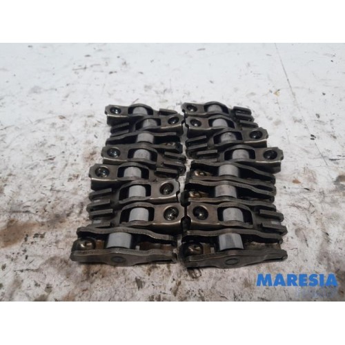 Peugeot - 5008 - Rocker arm
