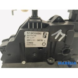 Fiat - Punto - Door lock mechanism 4-door, front left