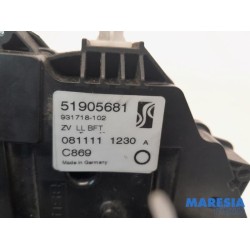 Fiat - Punto - Front door lock mechanism 4-door, right