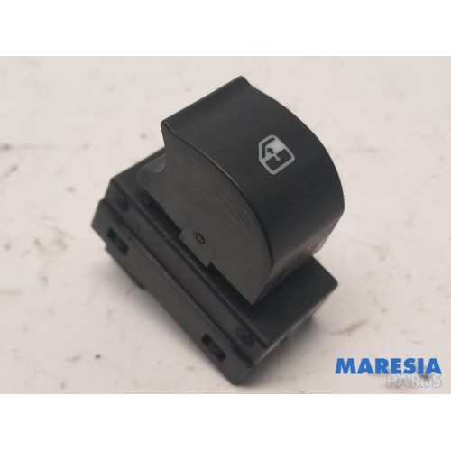 Fiat - Punto - Multi-functional window switch