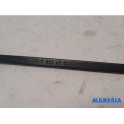 Fiat - Punto - Front wiper arm