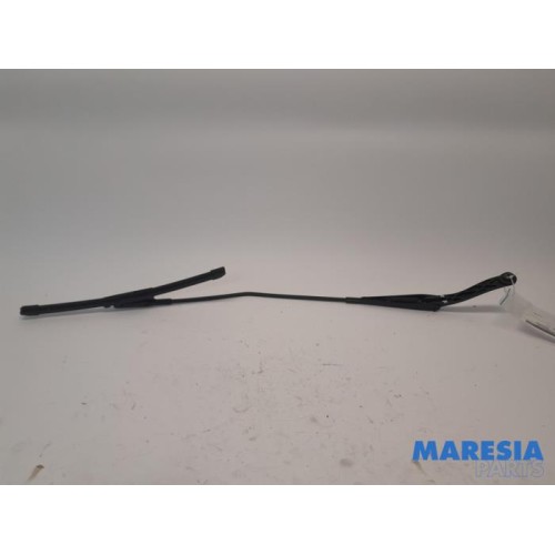 Fiat - Punto - Front wiper arm