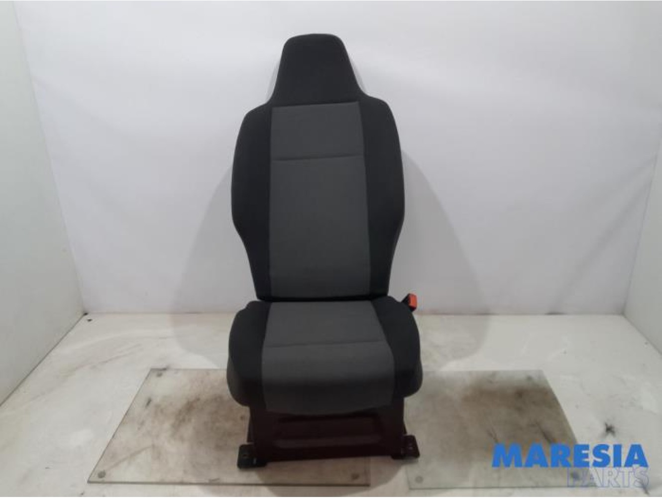 Peugeot - Partner - Seat, right