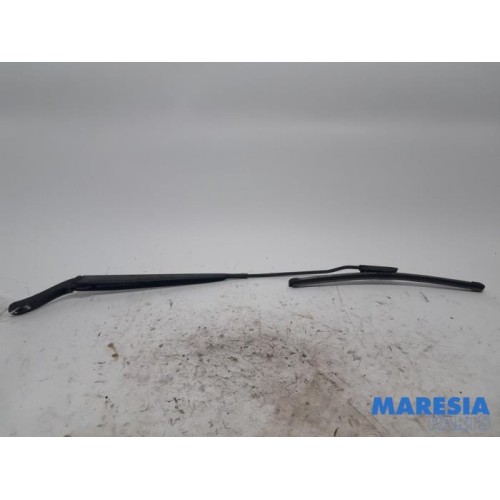 Citroen - C3 - Front wiper arm