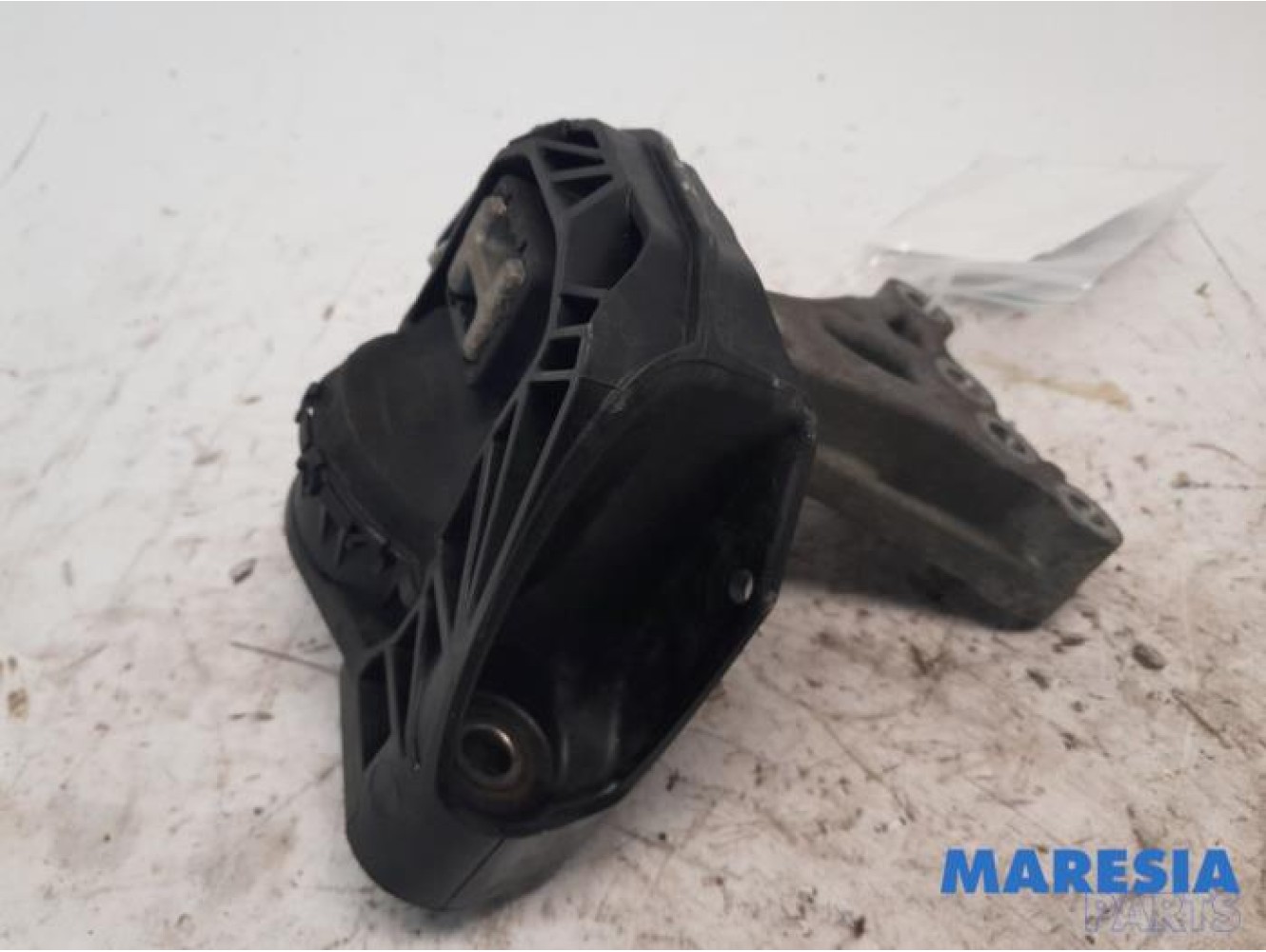 Citroen - C3 - Engine mount