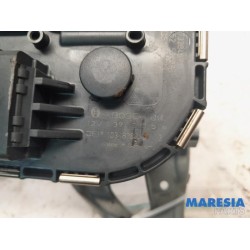 Peugeot - 5008 - Front wiper motor