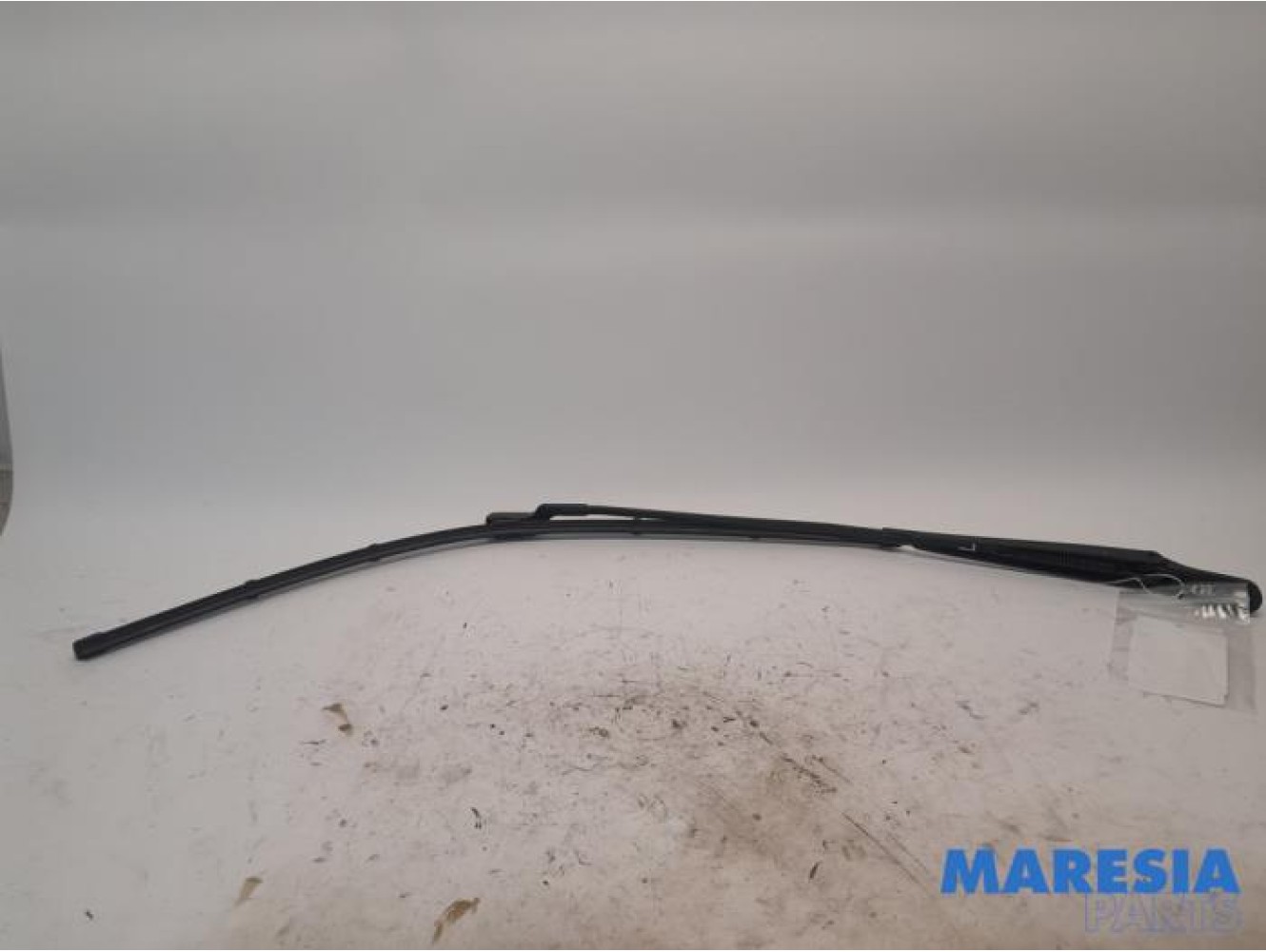 Peugeot - 5008 - Front wiper arm