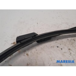 Peugeot - 5008 - Front wiper arm