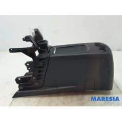 Peugeot - 5008 - Middle console