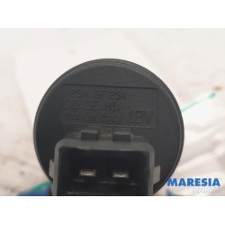 Fiat - Punto - Scheibensprüherpumpe vorne
