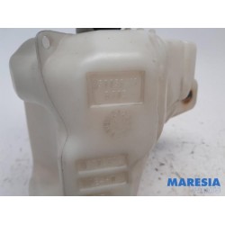 Fiat - Punto - Front windscreen washer reservoir