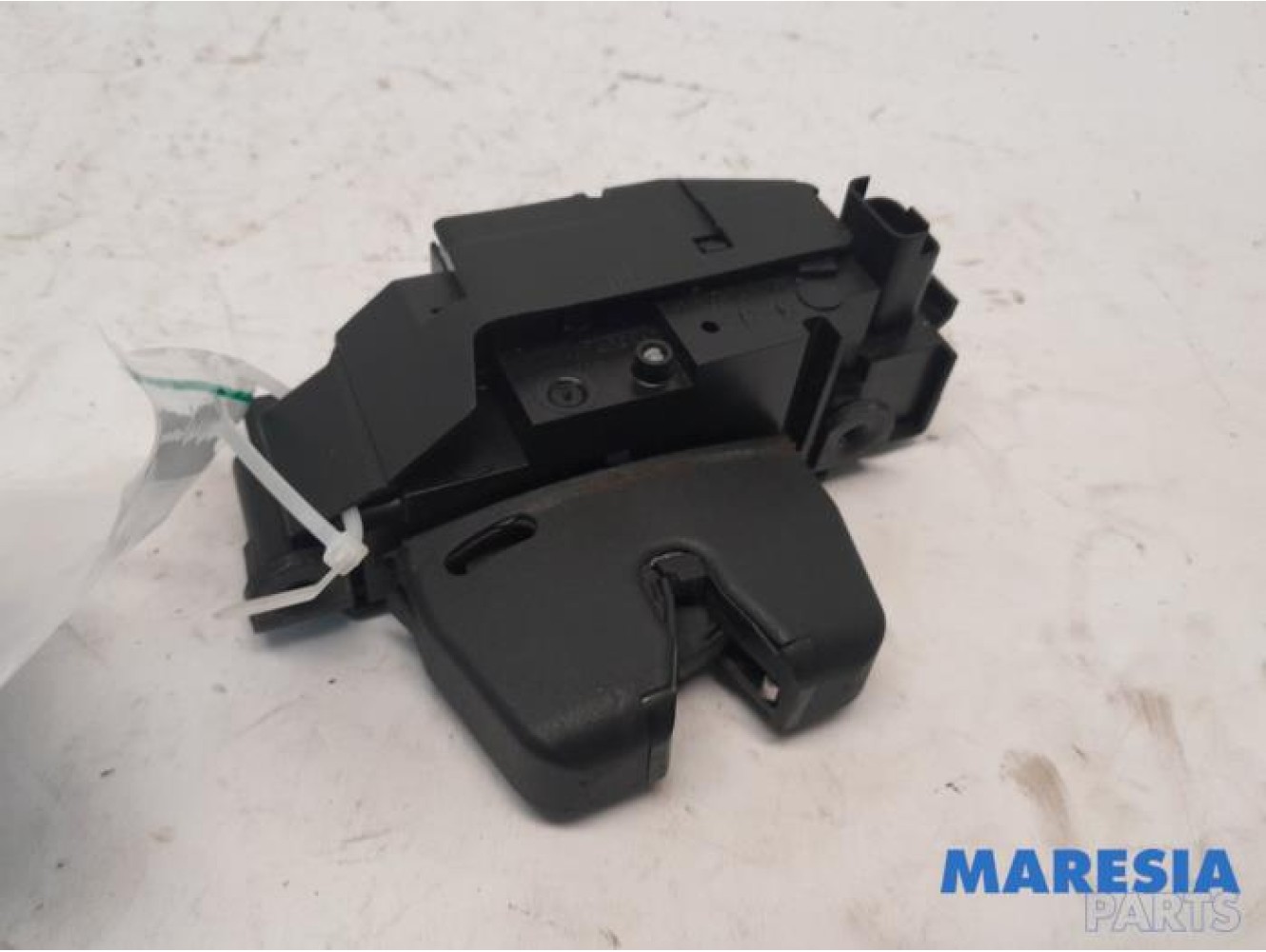 Peugeot - 508 - Tailgate lock mechanism