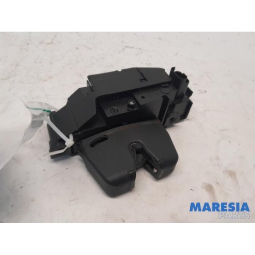 Peugeot - 508 - Tailgate lock mechanism