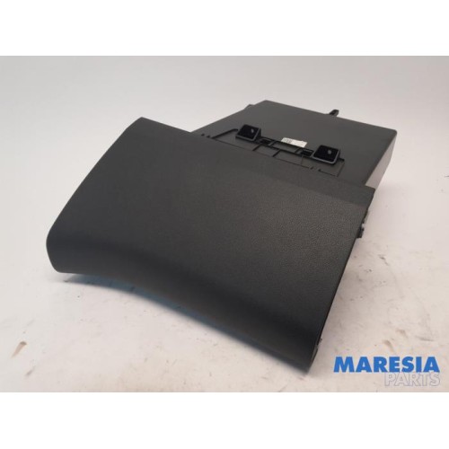 Peugeot - Partner - Glovebox