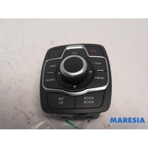 Peugeot - 508 - Panneau de commandes navigation
