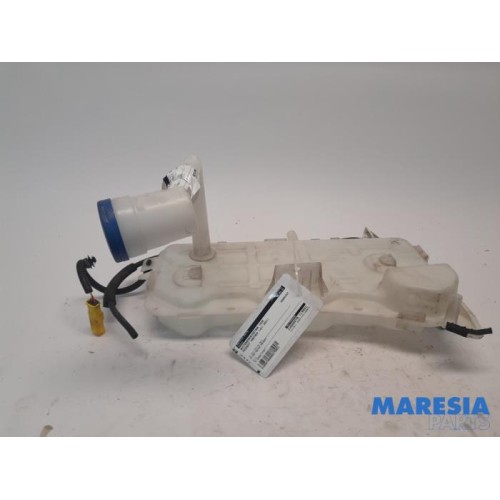 Peugeot - Partner - Front windscreen washer reservoir