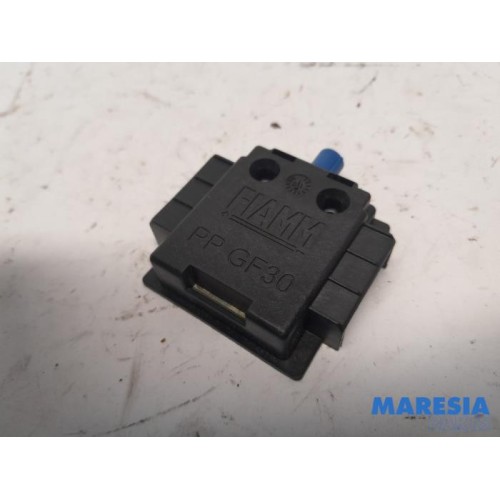 Peugeot - 508 - Antenne GPS