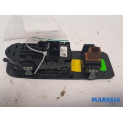 Peugeot - Partner - Multi-functional window switch