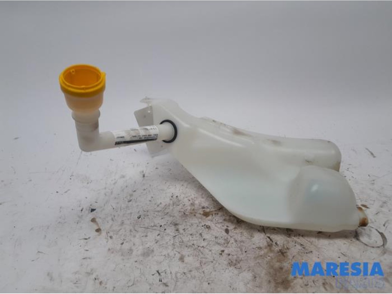 Renault - Grand Scenic - Front windscreen washer reservoir