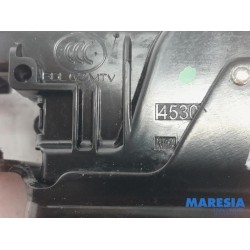 Renault - Twingo - Tailgate lock mechanism