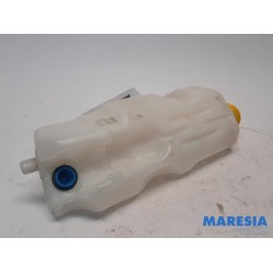 Renault - Twingo - Front windscreen washer reservoir