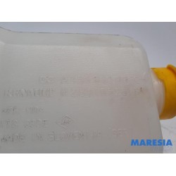 Renault - Twingo - Front windscreen washer reservoir
