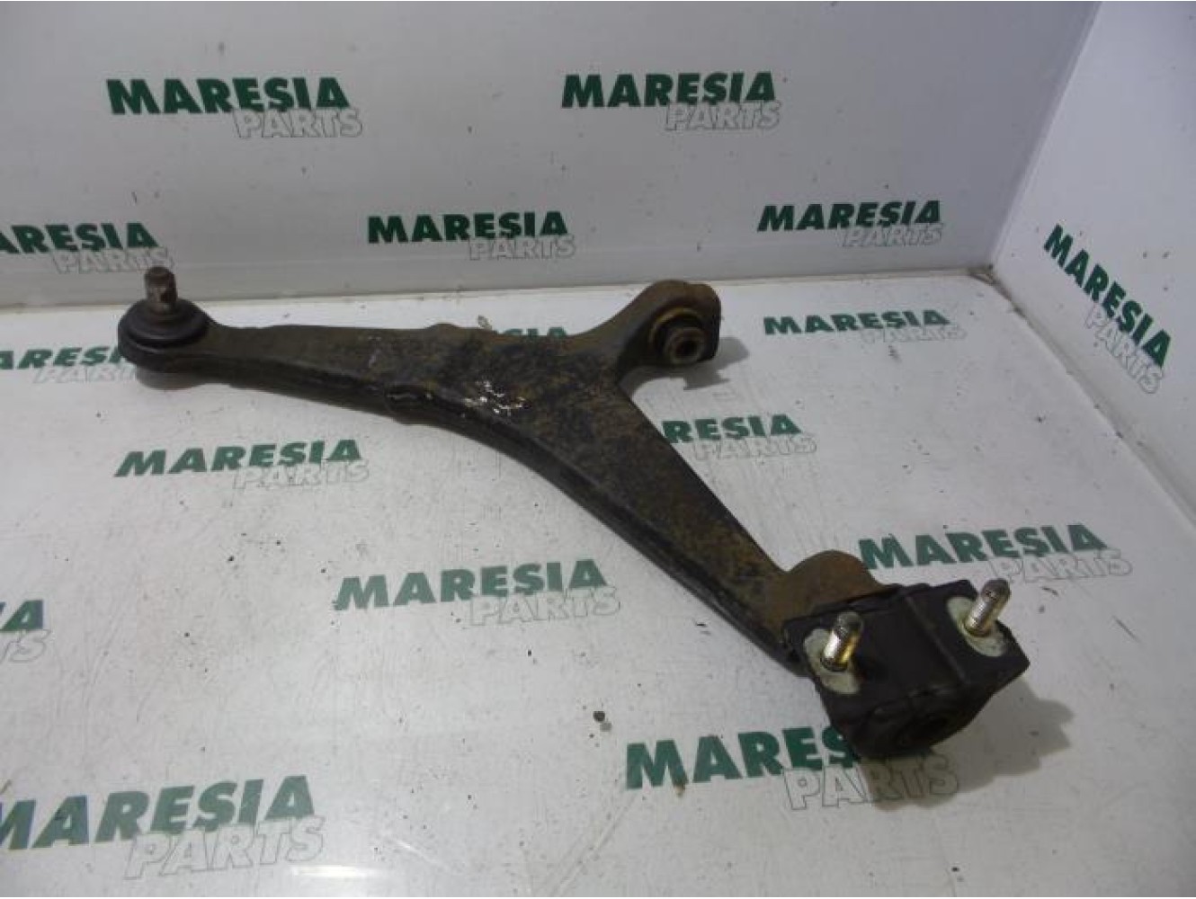 Peugeot - 106 - Querlenker unten links vorne