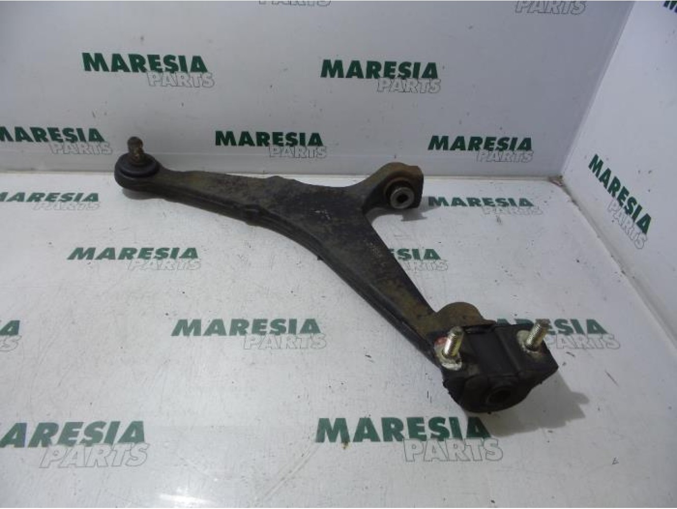 Peugeot - 106 - Querlenker unten links vorne