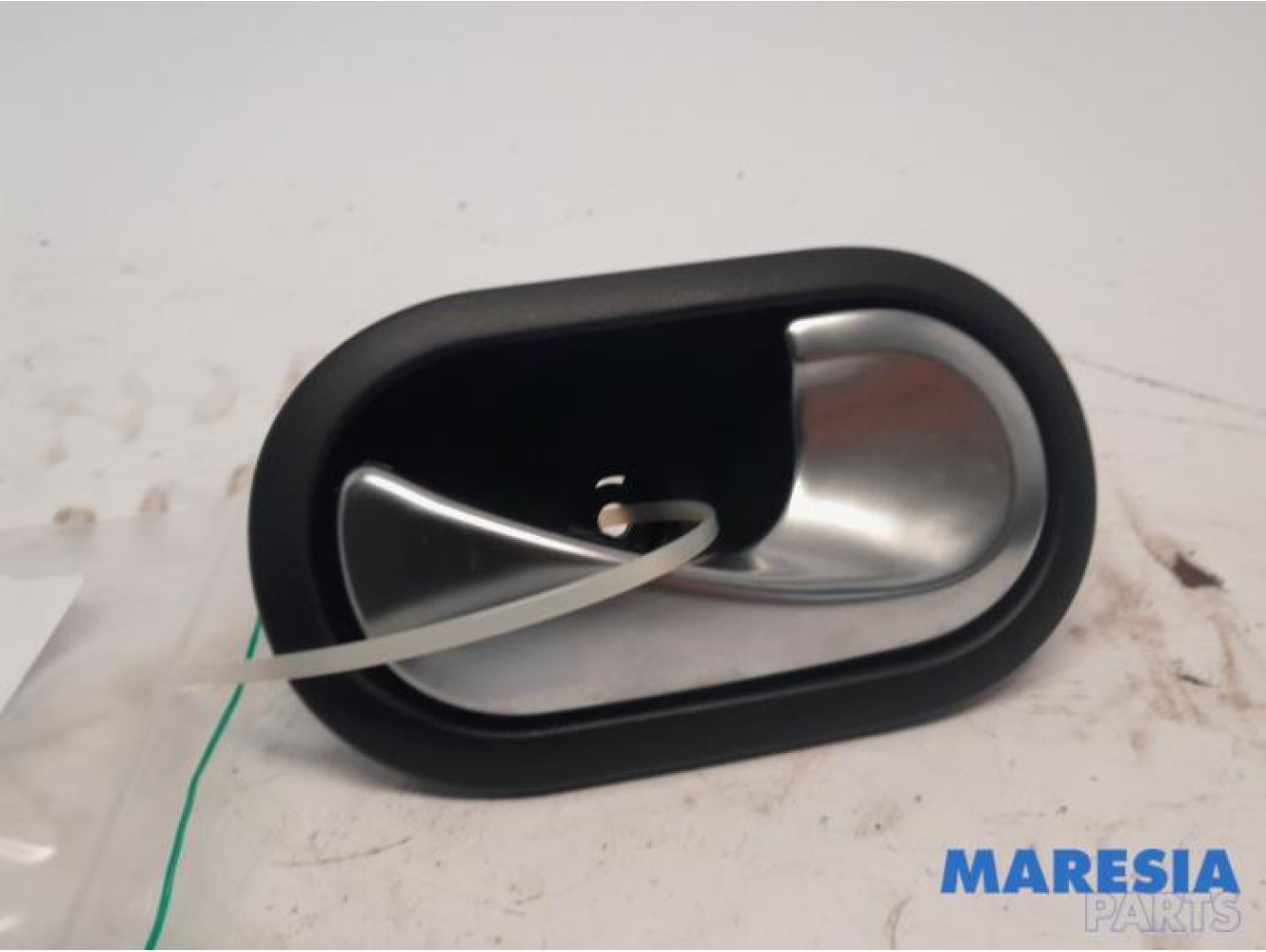 Renault - Twingo - Front door handle 4-door, right