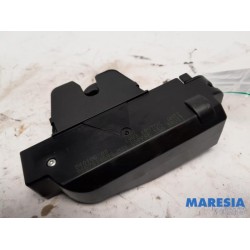 Peugeot - 307 - Tailgate lock mechanism
