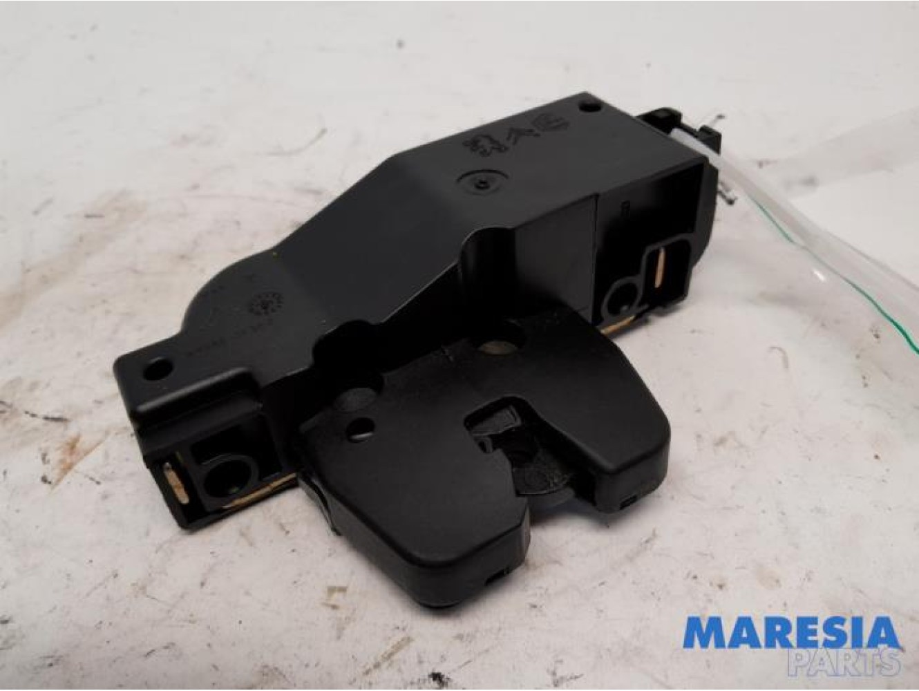 Peugeot - 307 - Tailgate lock mechanism