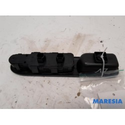 Peugeot - 307 - Multi-functional window switch
