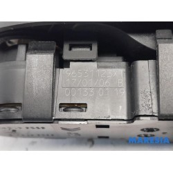 Peugeot - 307 - Multi-functional window switch