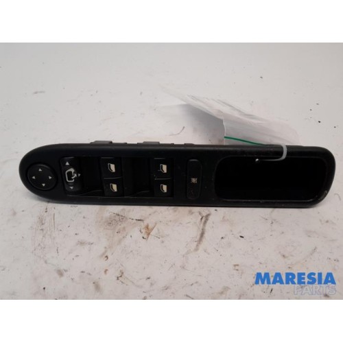 Peugeot - 307 - Multi-functional window switch