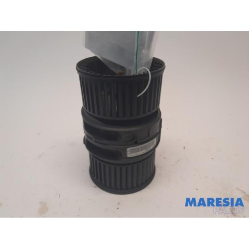 Renault - Scenic - Heating and ventilation fan motor