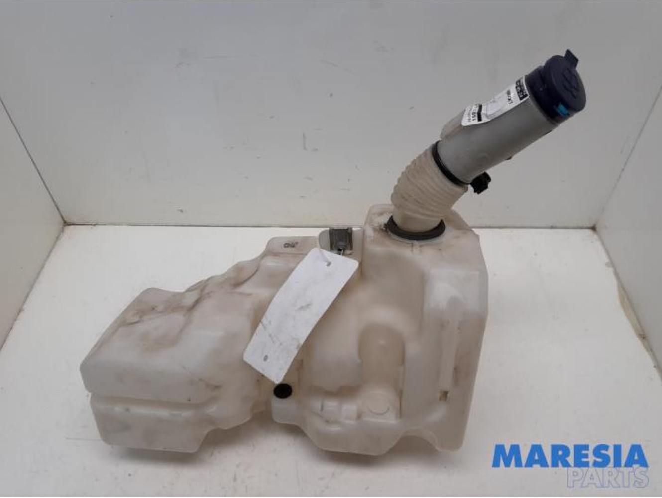 Peugeot - Boxer - Front windscreen washer reservoir