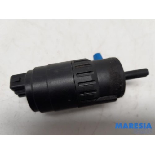 Peugeot - Boxer - Scheibensprüherpumpe vorne