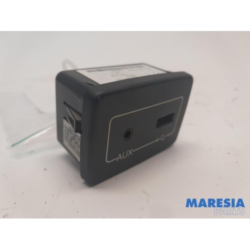 Peugeot - Boxer - AUX / USB connection