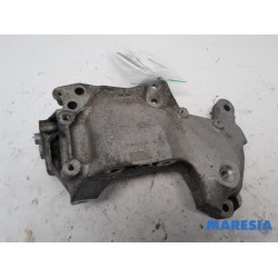 Nissan - NV300 - Engine mount