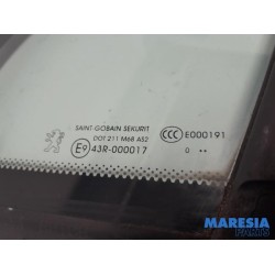 Peugeot - 5008 - Dreieckfenster links vorne