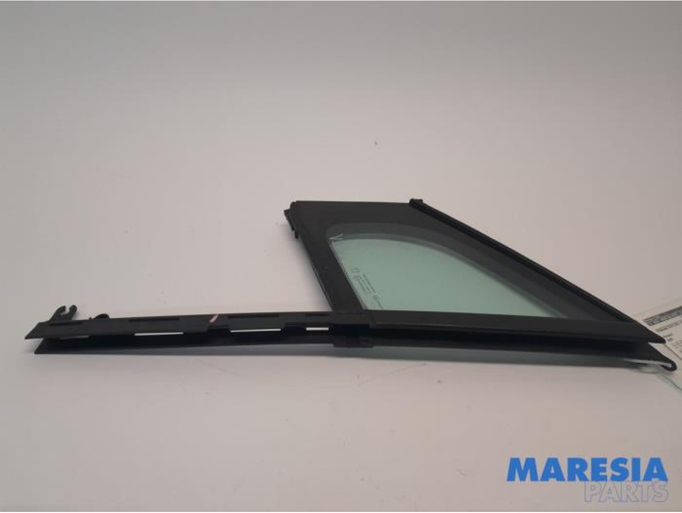 Peugeot - 5008 - Dreieckfenster links vorne