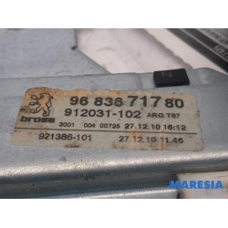 Peugeot - 5008 - Fenstermechanik 4-türig links hinten
