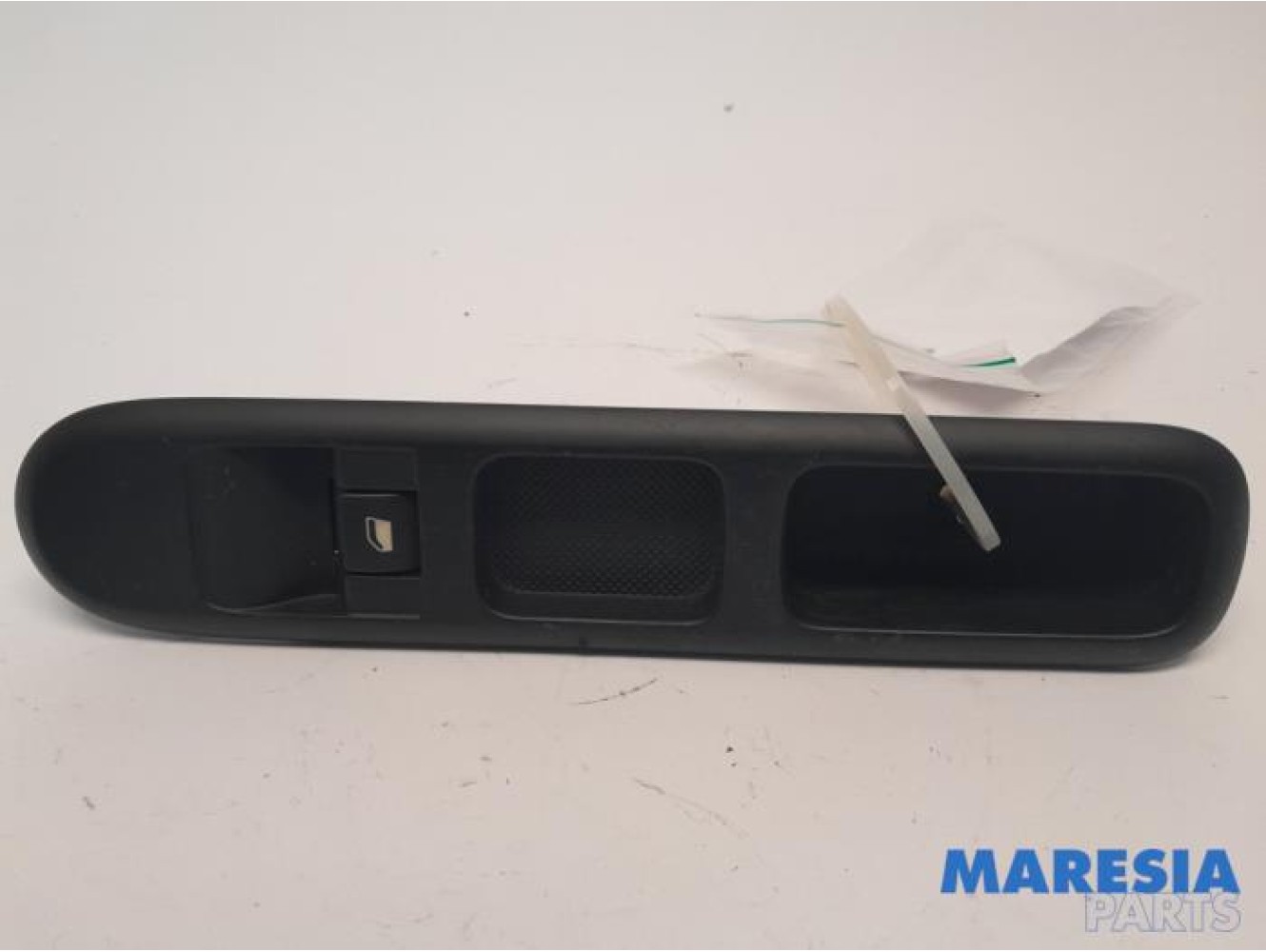 Peugeot - 5008 - Electric window switch
