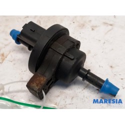 Renault - Twingo - Vacuum valve