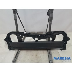 Peugeot - 5008 - Sliding headliner mechanism