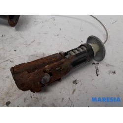 Renault - Grand Scenic - Spare wheel lift mechanism