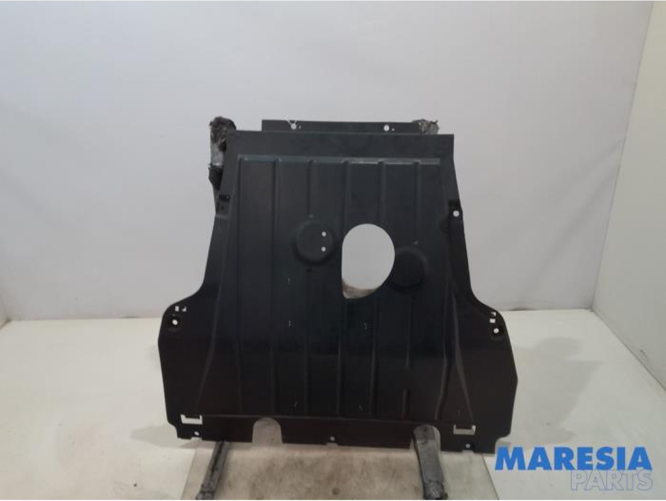 Renault - ZOE - Engine protection panel