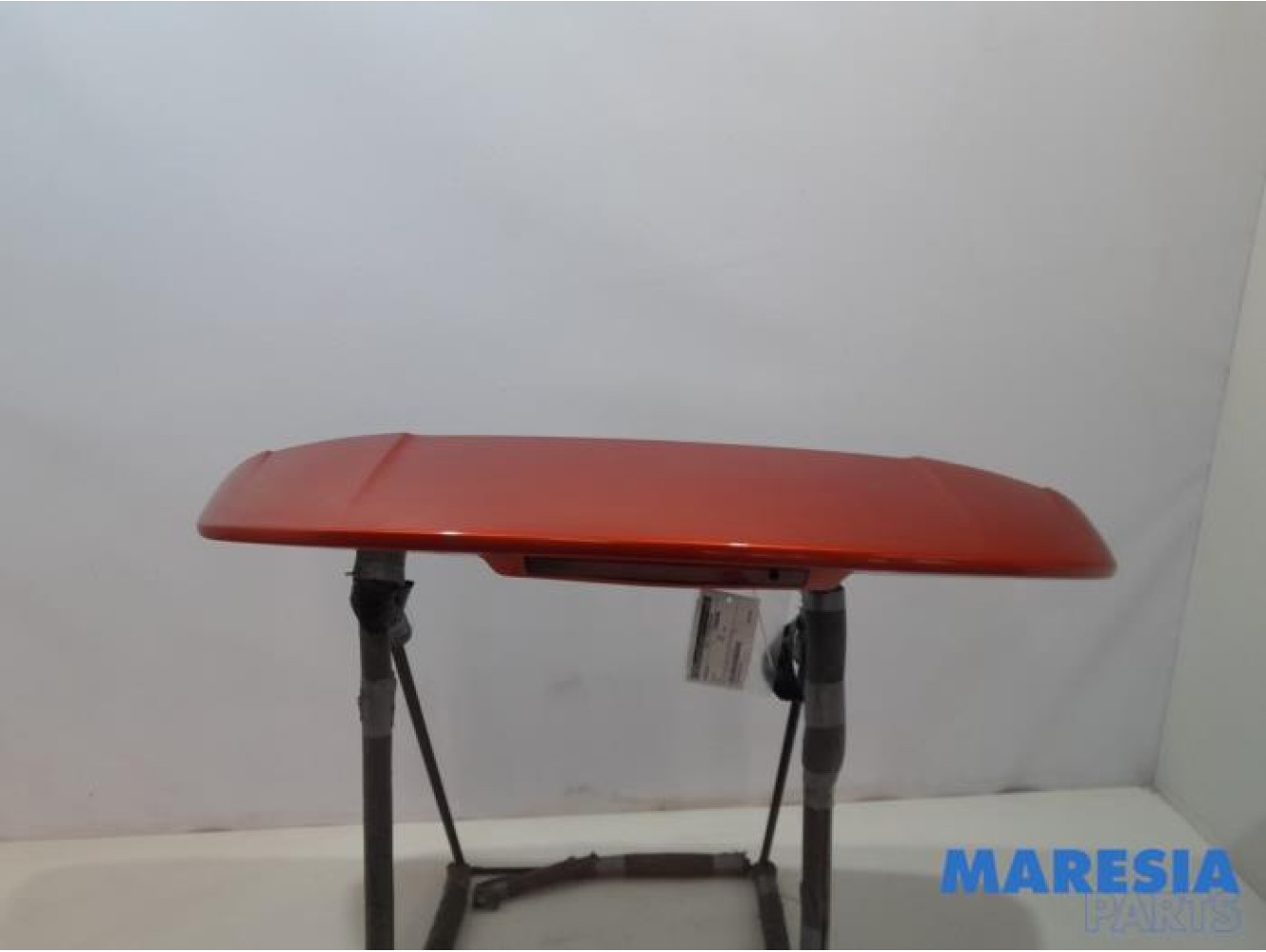 Renault - Clio - Spoiler tailgate