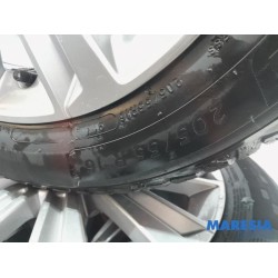 Peugeot - 308 - Sportvelgenset + banden